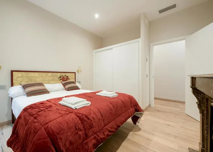 3 Bedrooms 3 Bathrooms Furnished - Justicia - Refurbished - Mintystay
